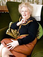 chubby milf in stockings